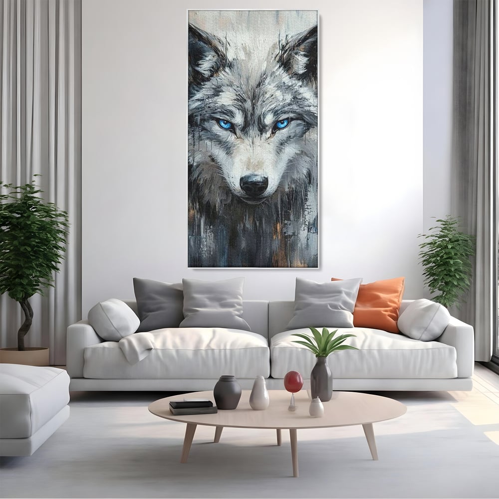 Tablou canvas cu tablou canvas cu portret de lup, in rama de aluminiu argintiu, pe perete intr-un living
